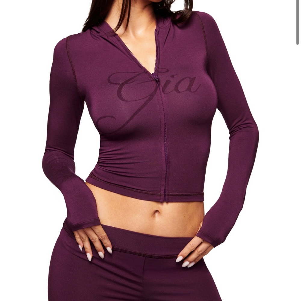 IAMGIA BLARE HOODIE & TRACKPANTS SET